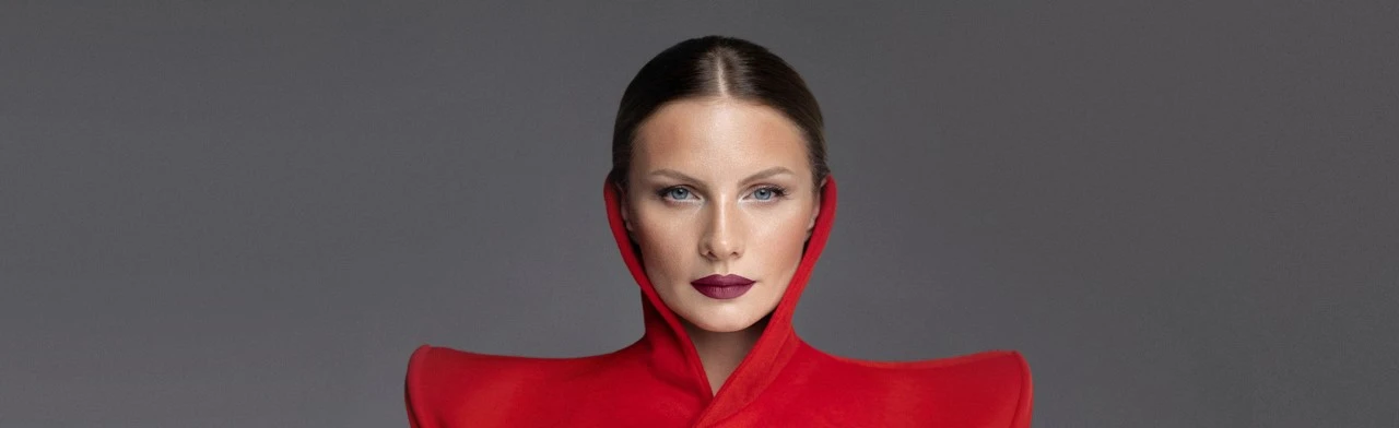 Постер Ева Власова