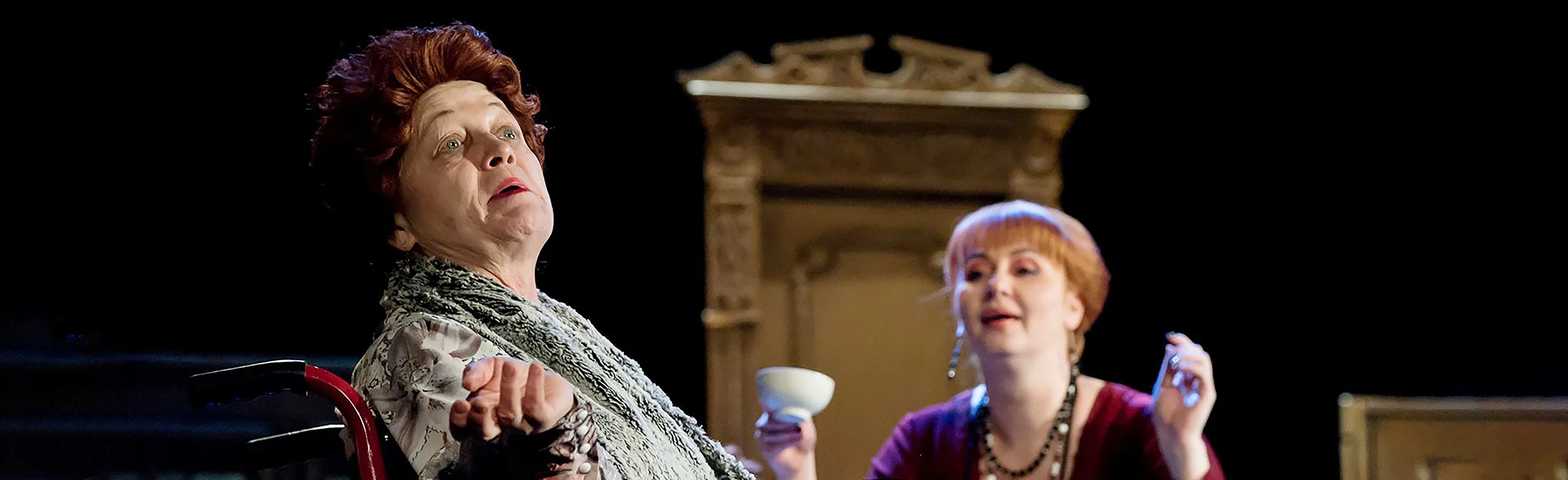 Постер Восемь любящих женщин