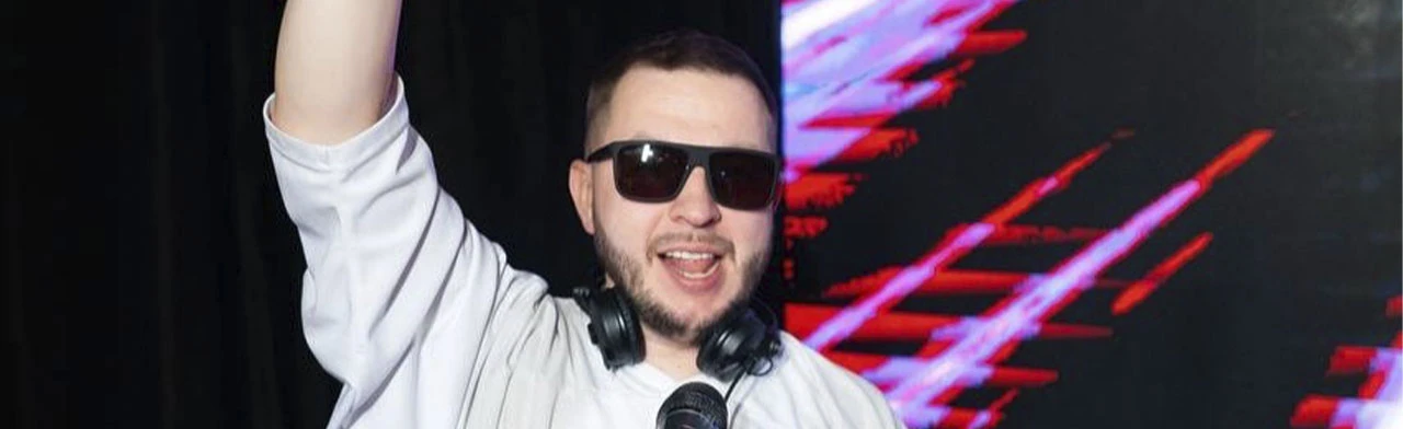 Постер Супер ретро-вечеринка с диск жокеем Дмитрием Цветковым в Череповце