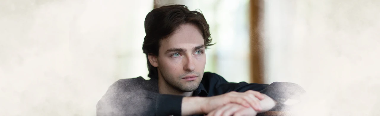 Постер Открытие IV Рахманиновского фестиваля. Арсений Тарасевич-Николаев (фортепиано) и ГСО УР