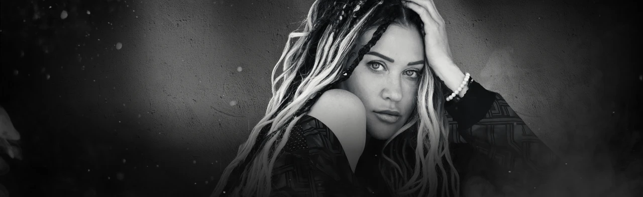 Постер Линда