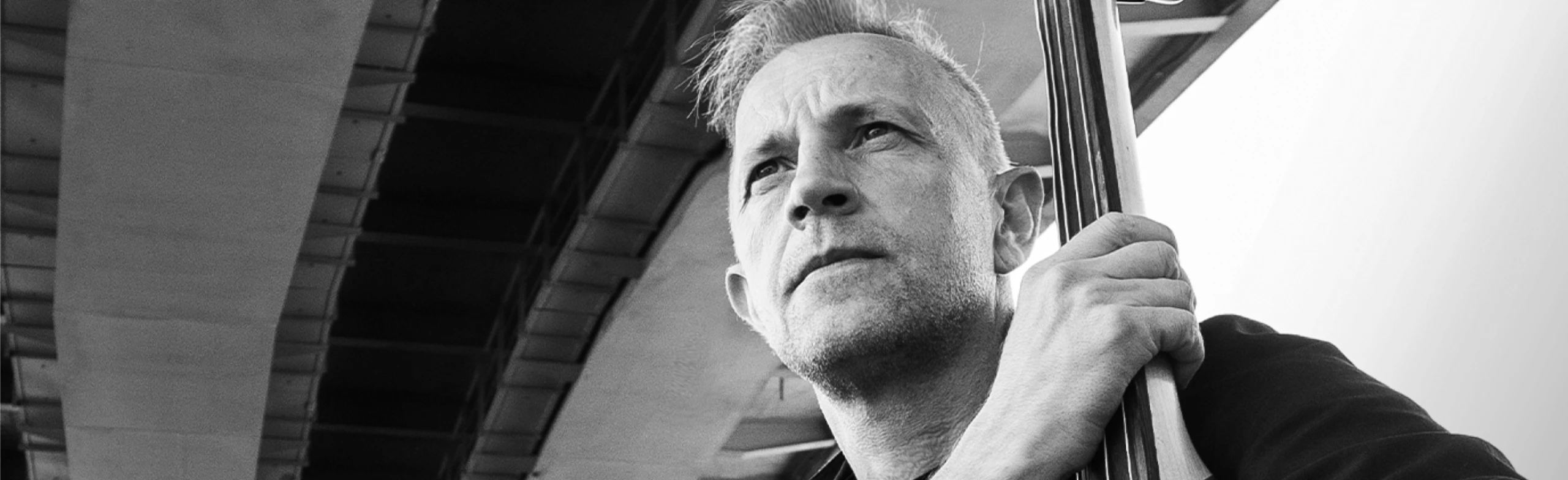 Постер Билли Новик