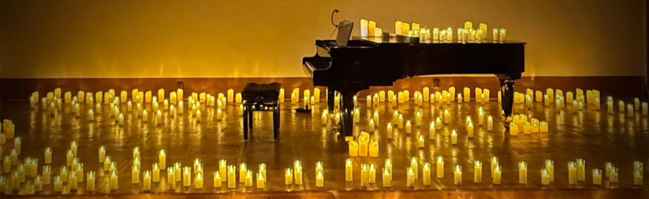 Постер Русское сердце: романсы, песни и рояль при свечах в Москве