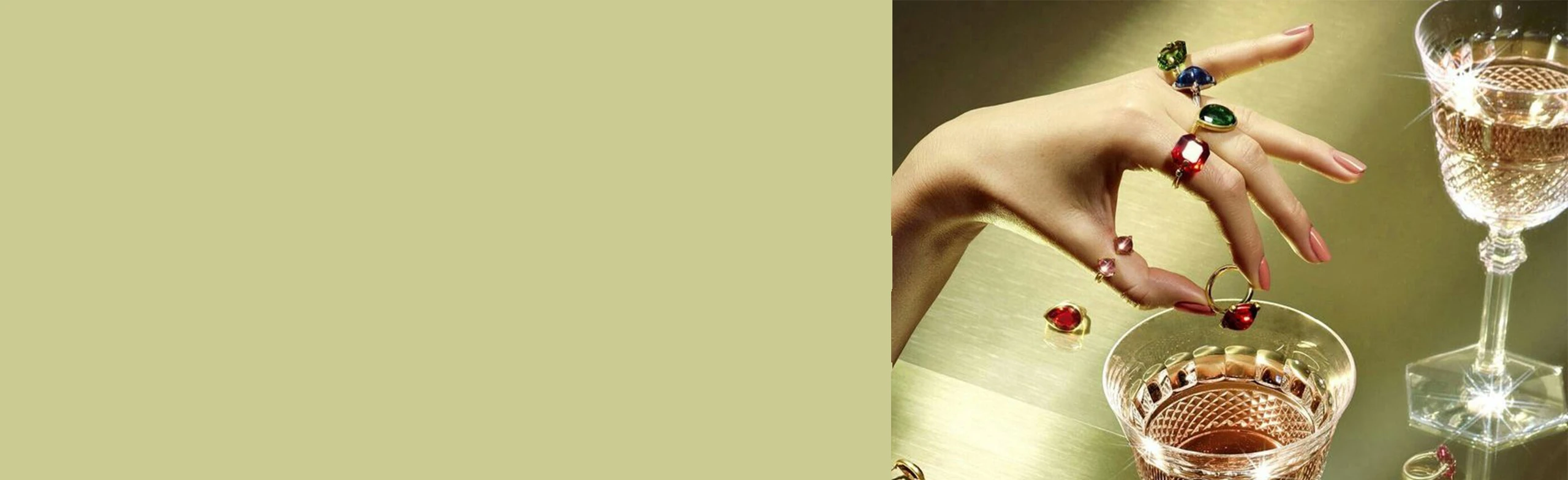 Постер Новогодняя история ювелирных украшений в Москве