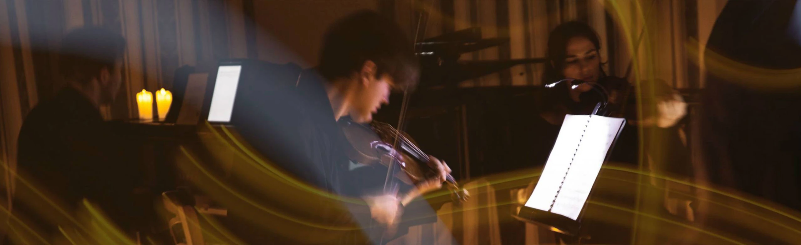 Постер Ночь Среди Свечей