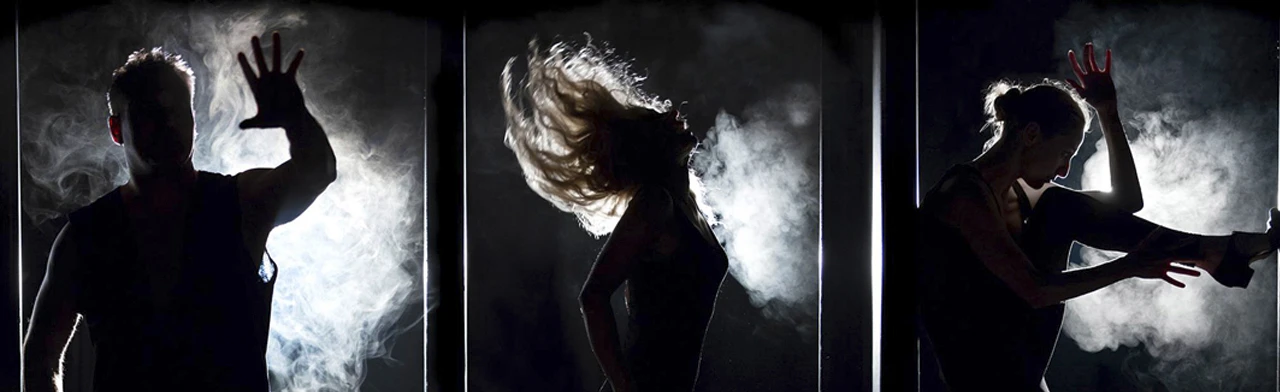 Постер За закрытыми дверями