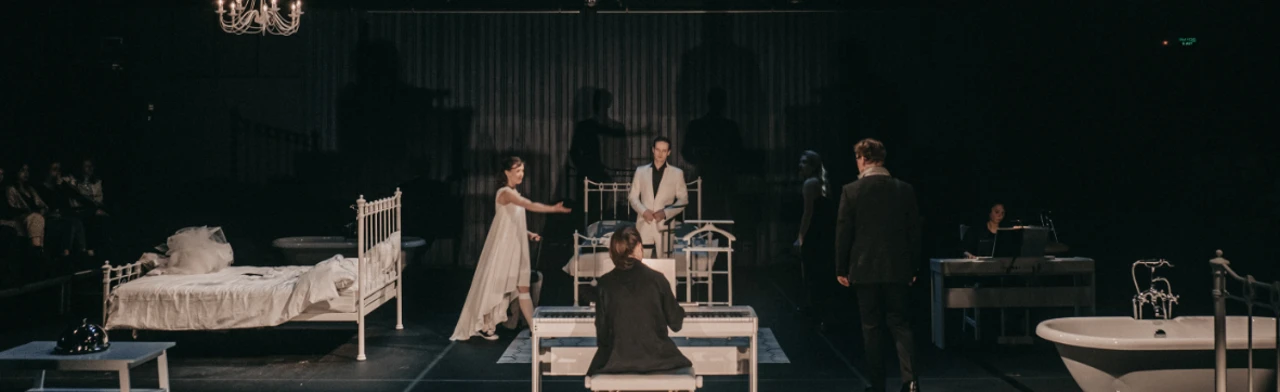 Постер Жестокие дети в Москве