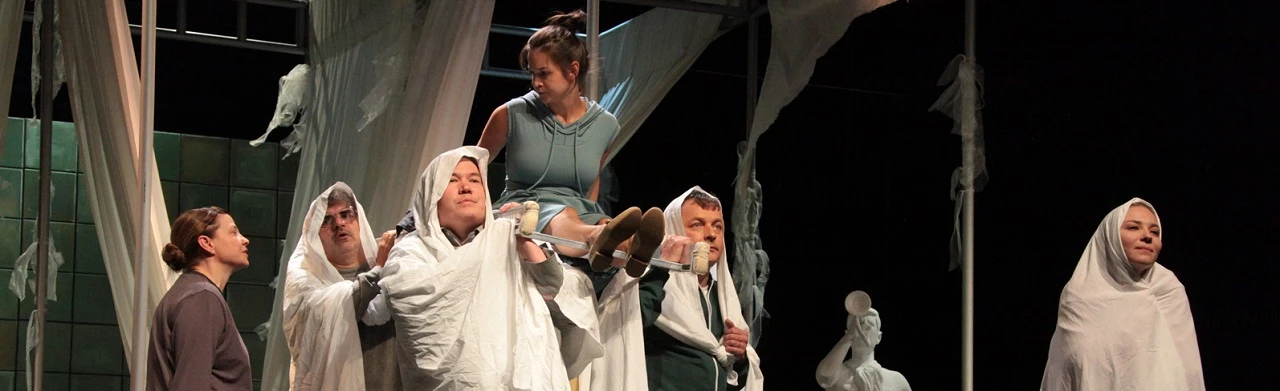 Постер Ветер дует в пользу сильных