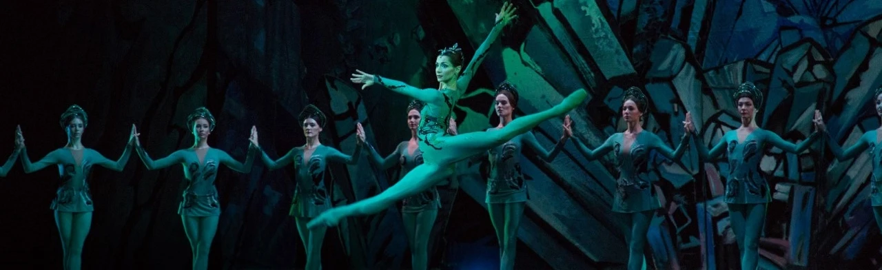 Постер Каменный цветок в Москве