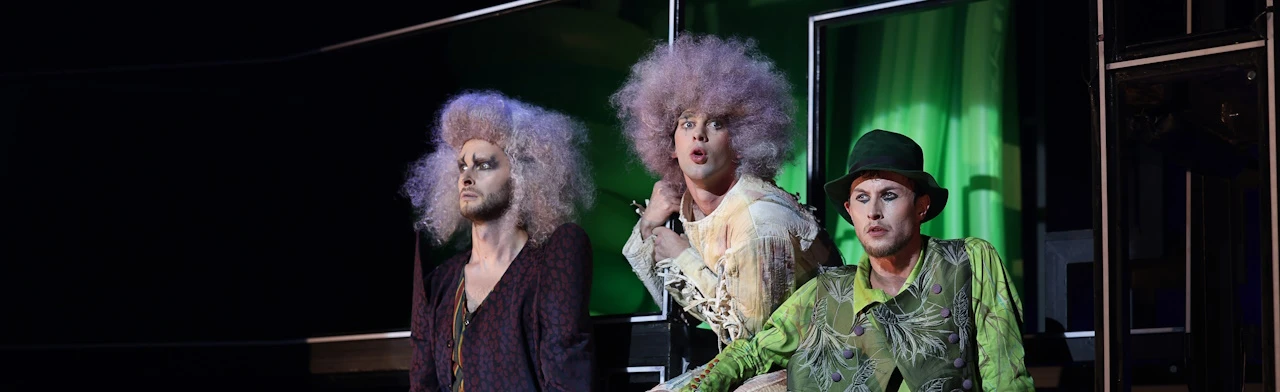 Постер Чужой ребёнок в Москве