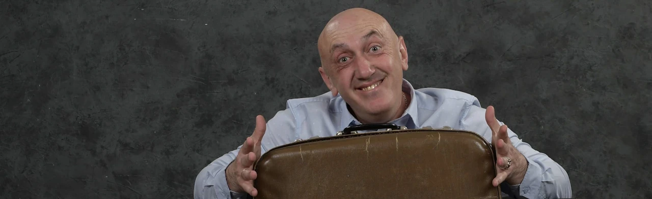 Постер Иногда нам снятся старые собаки в Москве