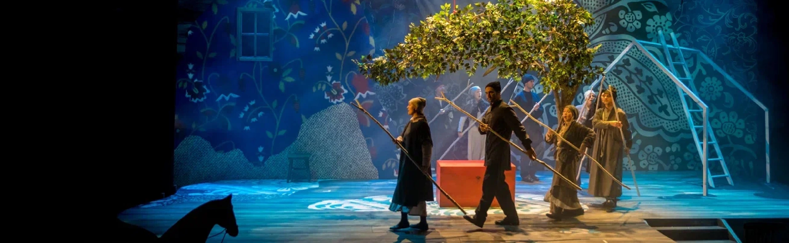 Постер С неба упали три яблока в Москве