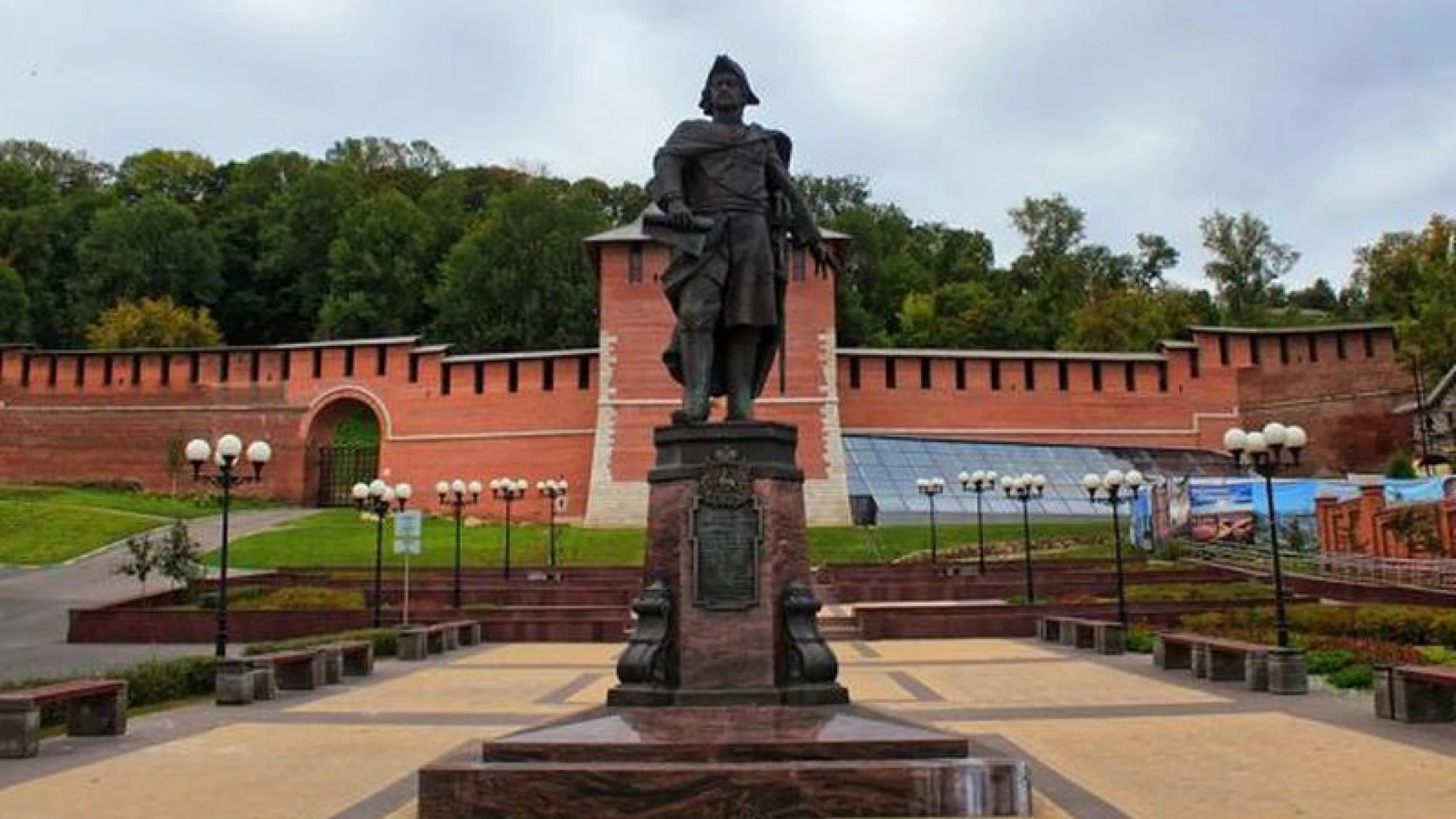 Постер Место сбора: Зачатьевская башня, памятник Петру I