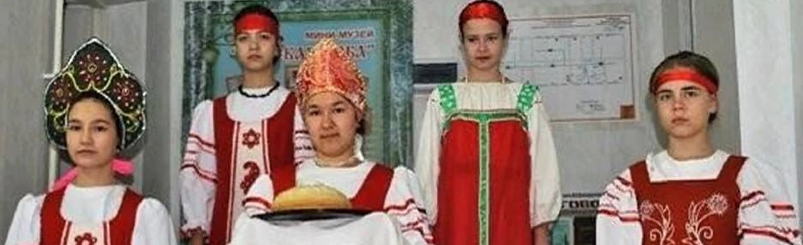 Постер Пока мы едины - мы непобедимы: Фольклорная игра в Нижнем Новгороде