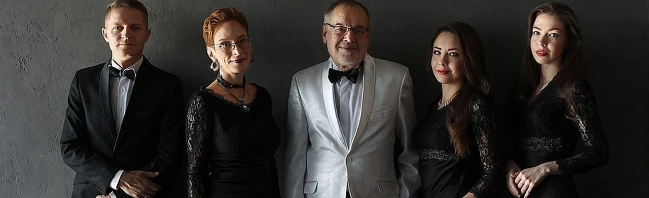 Постер Под счастливой звездой в Новосибирске