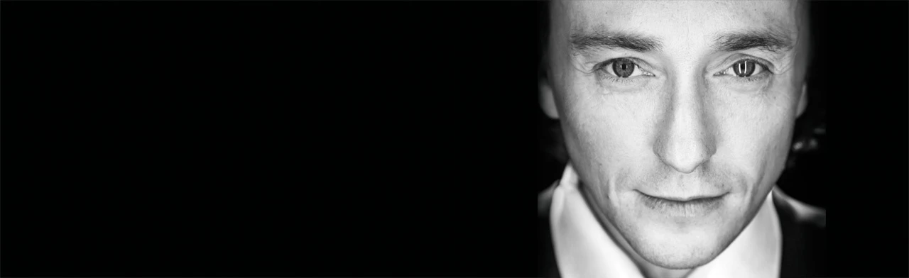 Постер Народный Артист России Сергей Безруков в спектакле "ХУЛИГАН. Исповедь" в Новосибирске