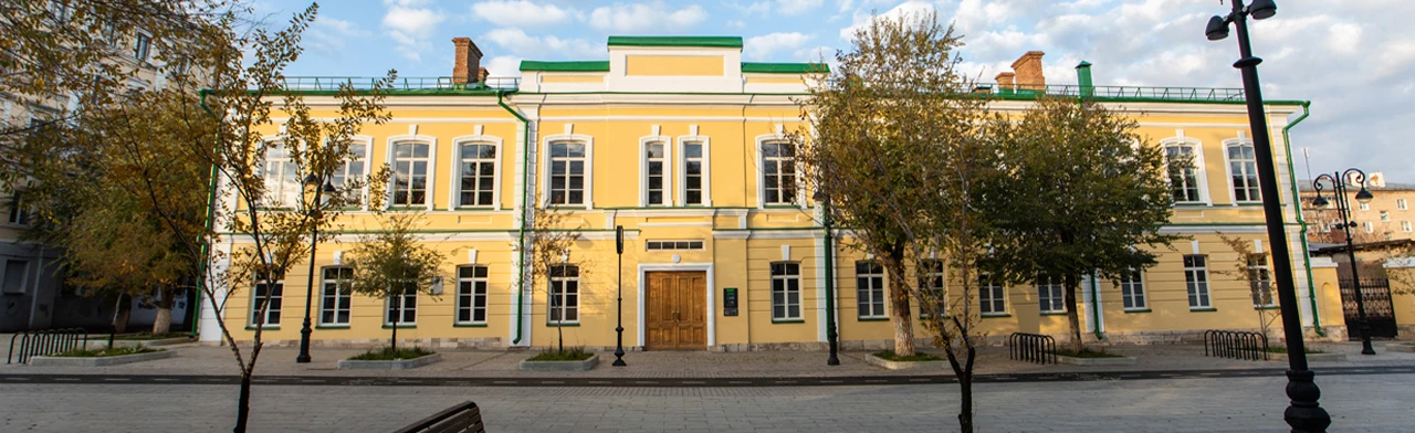 Постер Культурное мероприятие в выставочном пространстве «Мода как театр» в Оренбурге