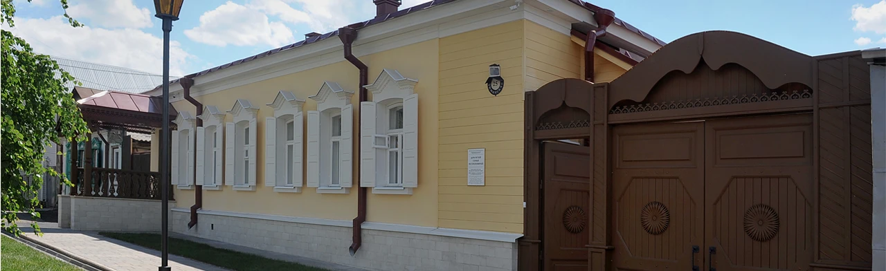 Постер Брошь из фетра "Мой резной наличник". Музейное занятие в Оренбурге