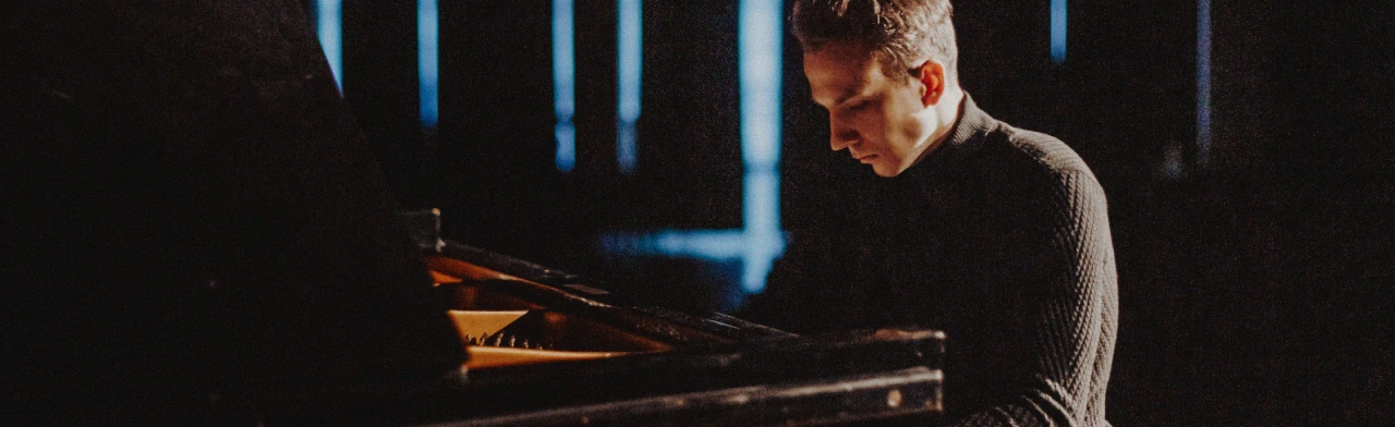 Постер Илья Поляков: Концерт пианиста и композитора в Оренбурге