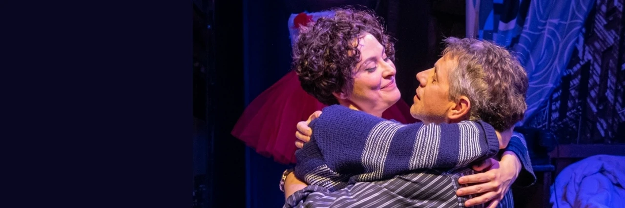 Постер Двое на качелях в Петрозаводске