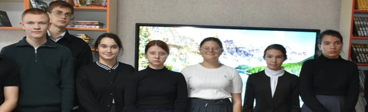 Постер Единство народов — богатство страны. Информационный час в Ростове-на-Дону