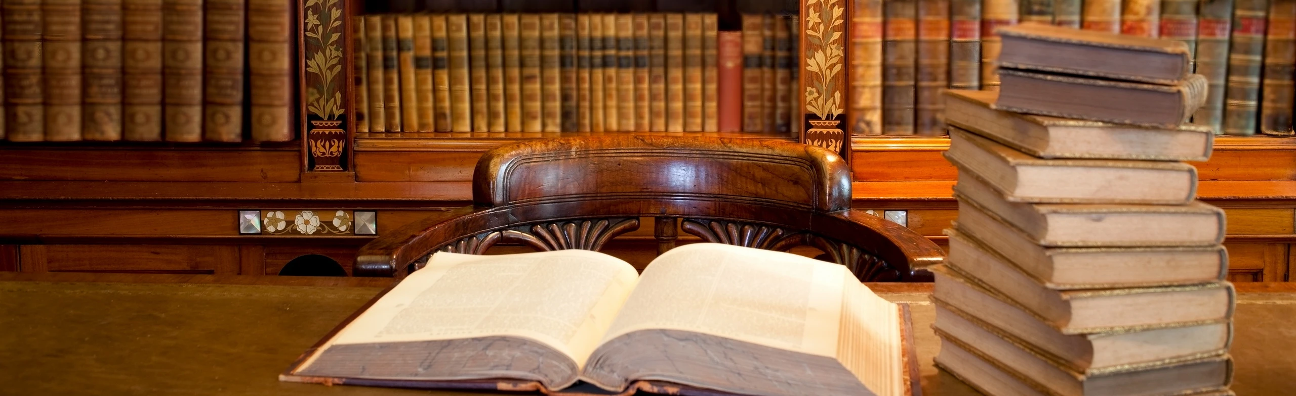 Постер Книжный лабиринт. Литературная игра в Ростове-на-Дону