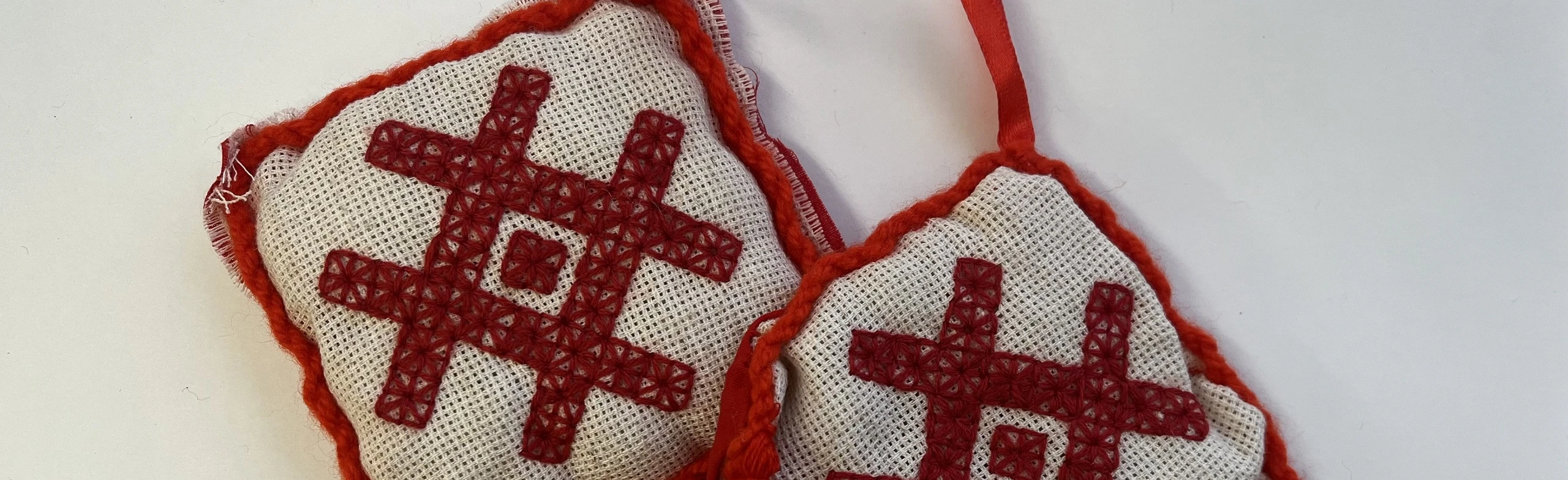 Постер Создание декоративной подушки с Мордовским орнаментом. Мастер-класс в Саранске