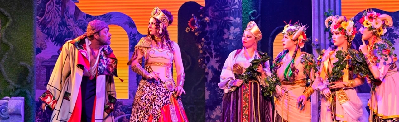 Постер Любовь - книга золотая в Саратове