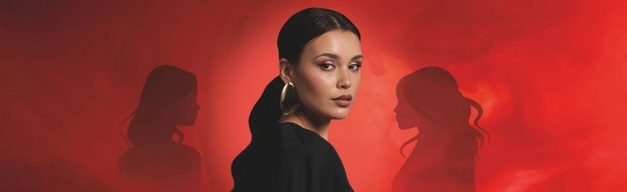 Постер Кристина Новикова "Женщина женщине друг" в Самаре