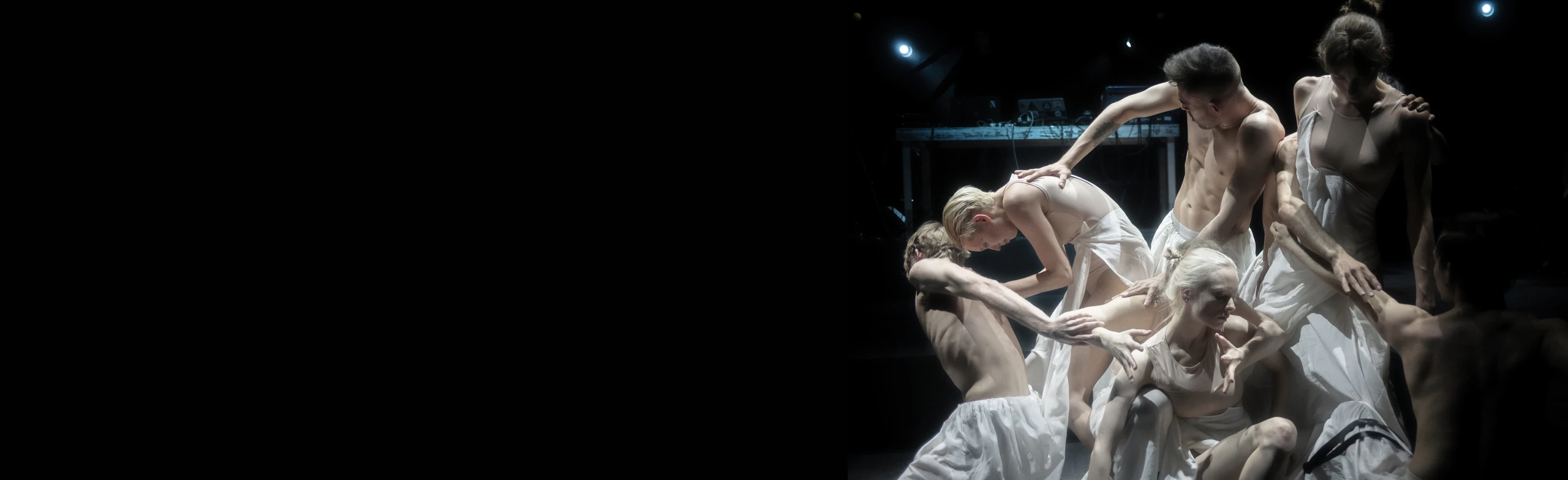 Постер Нирвана. Танцевальный эмбиент-перформанс в Санкт-Петербурге