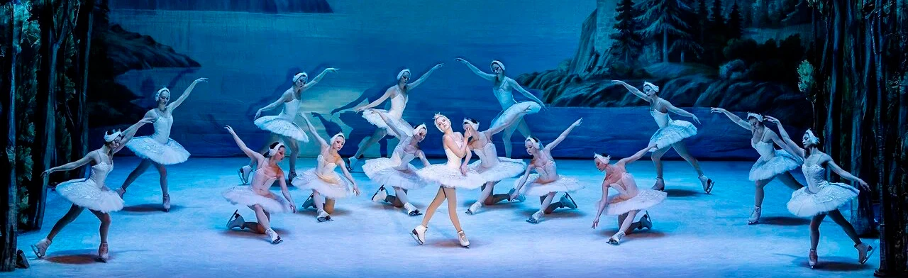 Постер Балет на льду "Лебединое озеро" в Санкт-Петербурге