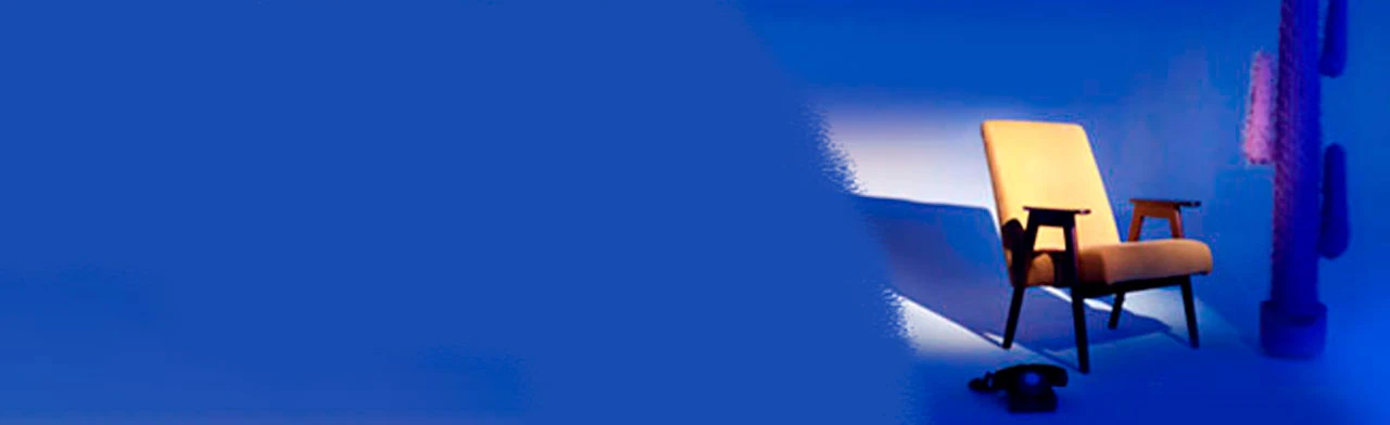 Постер HOLDEN в Санкт-Петербурге