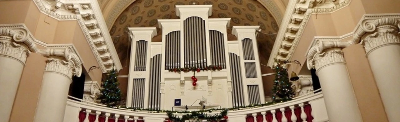 Постер Виртуозный орган при свечах в Санкт-Петербурге