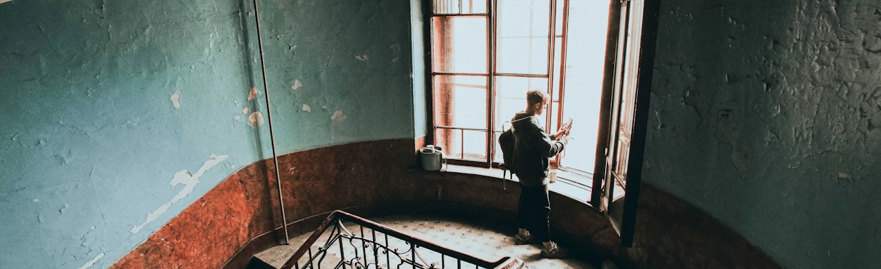 Постер Секреты Петроградской стороны: парадные и дворы в Санкт-Петербурге