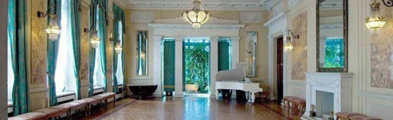 Постер "ВРЕМЕНА ГОДА" ВИВАЛЬДИ И ШЕДЕВРЫ КЛАССИКИ ВО ДВОРЦЕ в Санкт-Петербурге