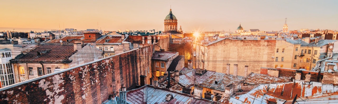 Постер Питер с высоты, парадные и жилая коммуналка Довлатова в Санкт-Петербурге