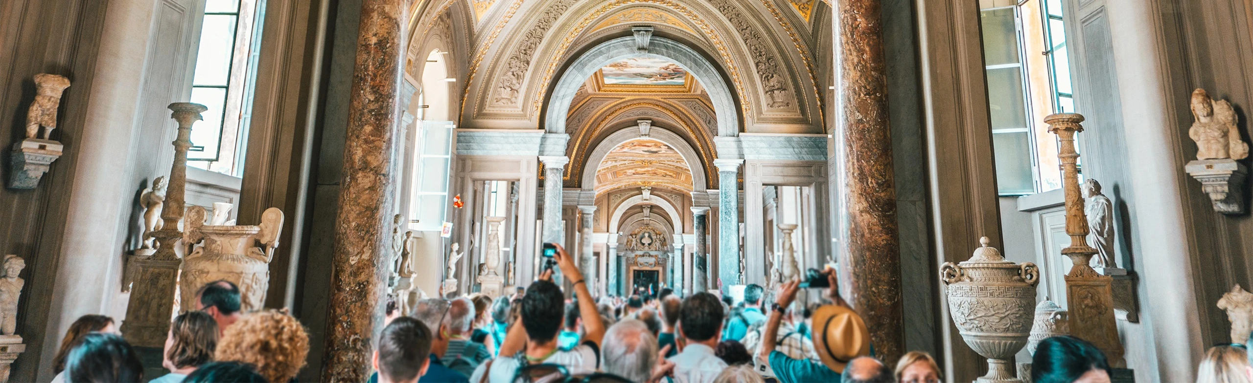 Постер "Всей семьей во Дворец" Сборная экскурсия