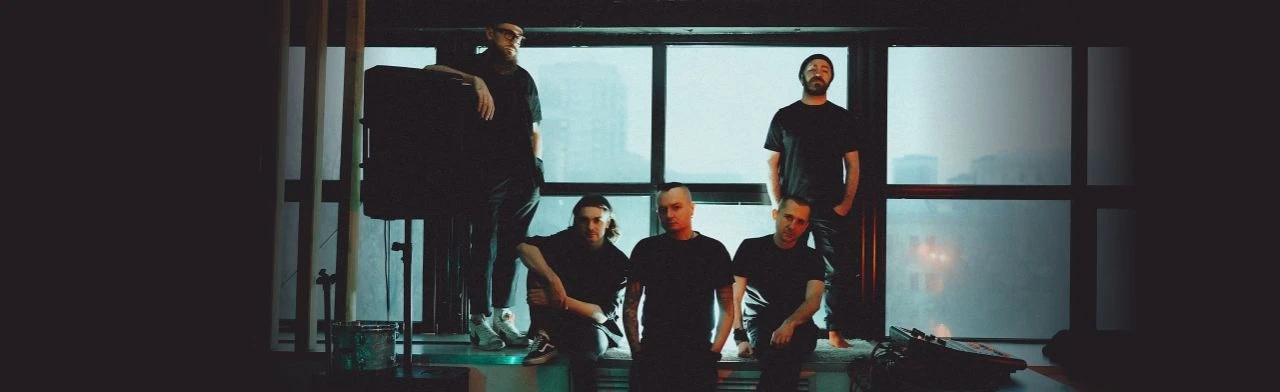 Постер ДМЦ - Дороги меняют цвет