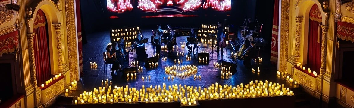 Постер Шоу саундтреков при свечах - Россия VS Hollywood с ACO-оркестром