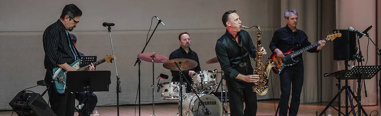 Постер В гостях у джаза