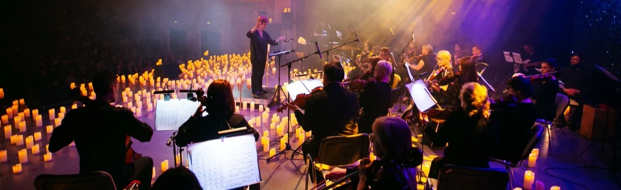 Постер Мировые рок-хиты в сиянии тысячи свечей