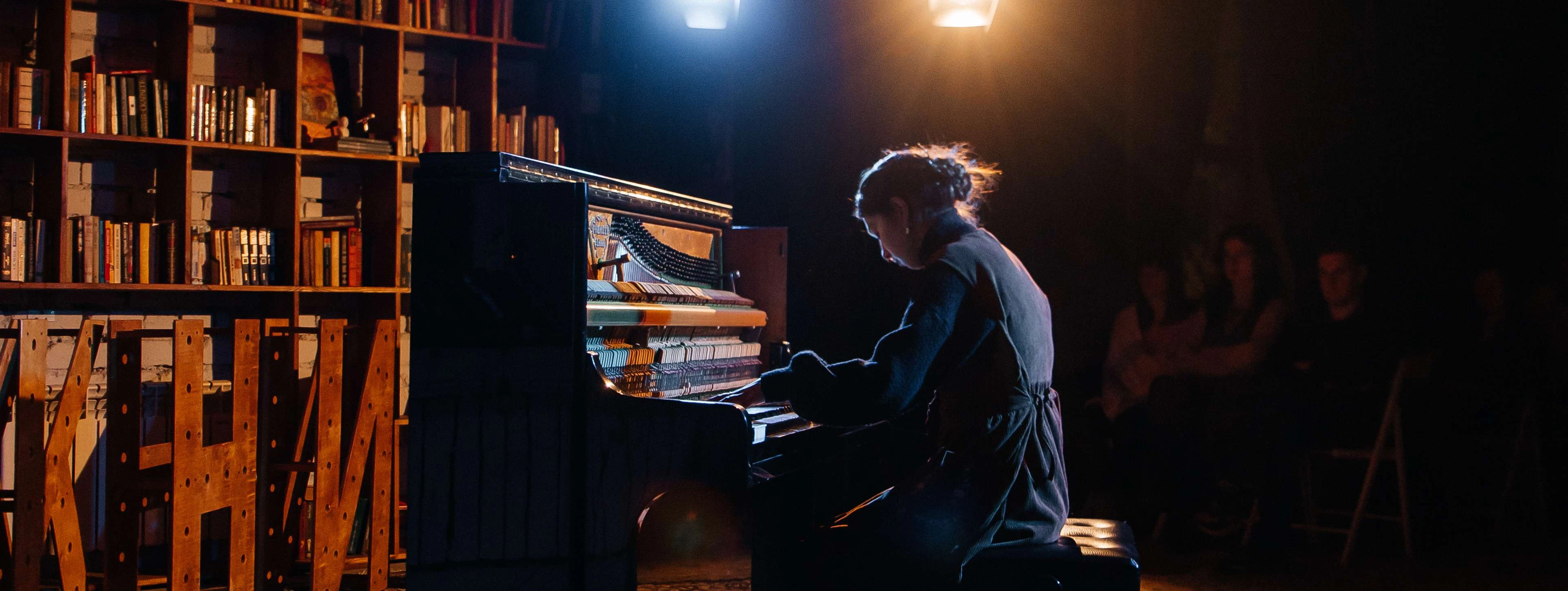 Постер Фортепианный квартирник Юлии Коцкой