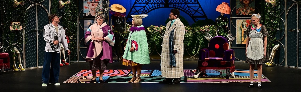 Постер Три счастливых дня в Париже в Йошкар-Оле