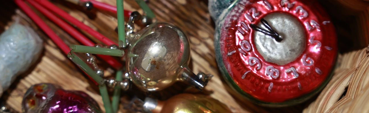 Постер Новый год сквозь века в Кирове