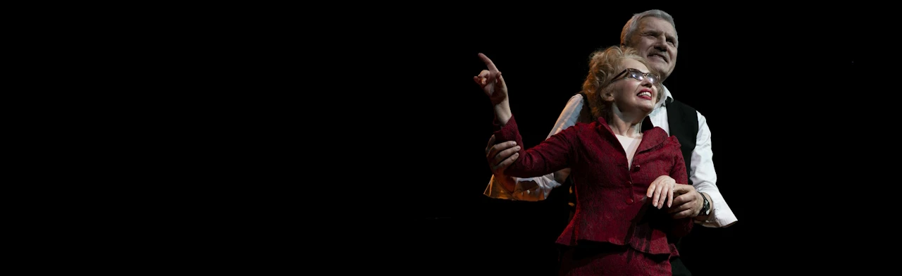 Постер Любовь на лестничной клетке в Москве