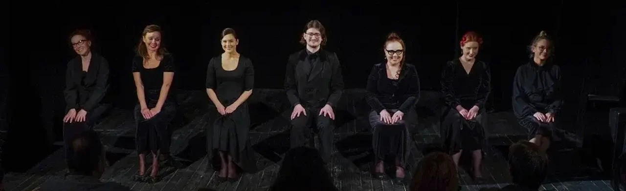 Постер Се ля ви в Москве