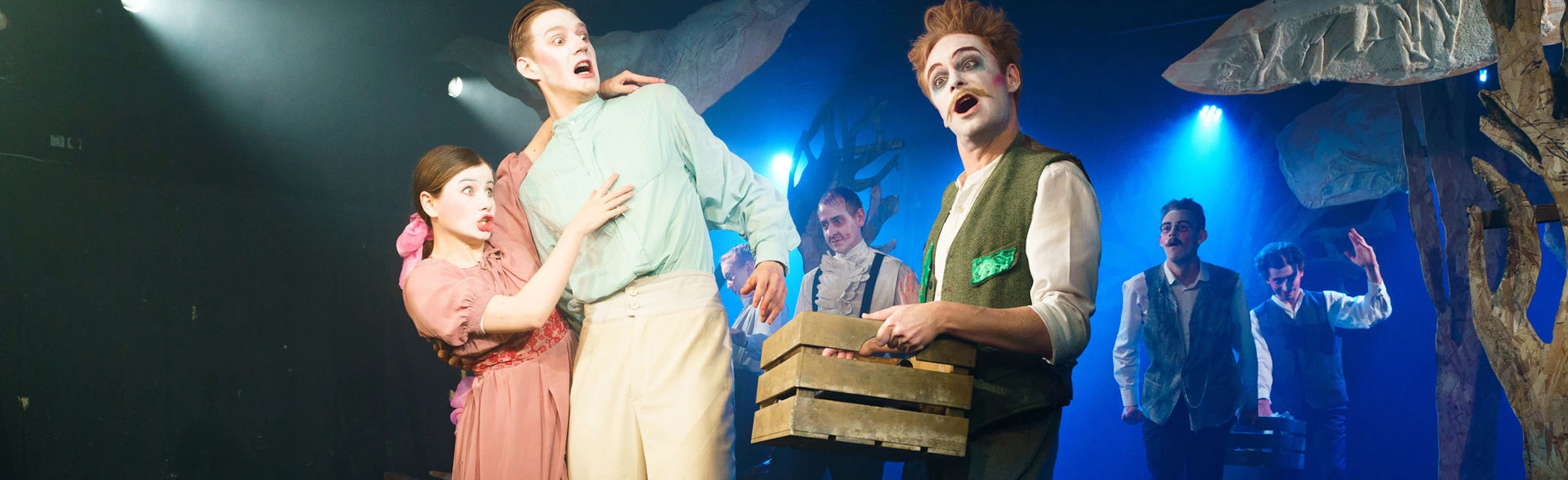 Постер Дни нашей жизни в Москве