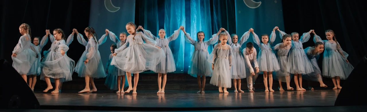 Постер "Мой мир соткан мамой" Праздничный концерт